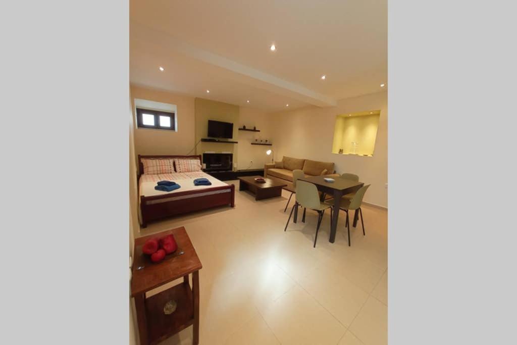 Afroditis'S & Makis'S Apartment Leonidio Luaran gambar