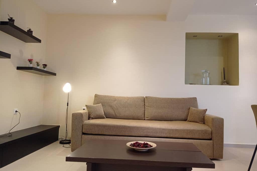 Afroditis'S & Makis'S Apartment Leonidio Luaran gambar